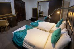 Twin-Suite1-scaled